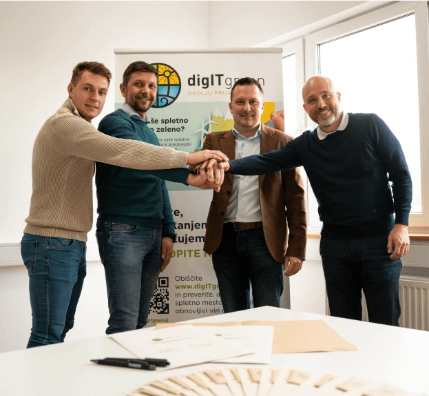 Rok Makovec, Roman Čretnik, Marko Bezgovšek in Gaber Marolt ob podpisu partnerstva mBit in IT Melona